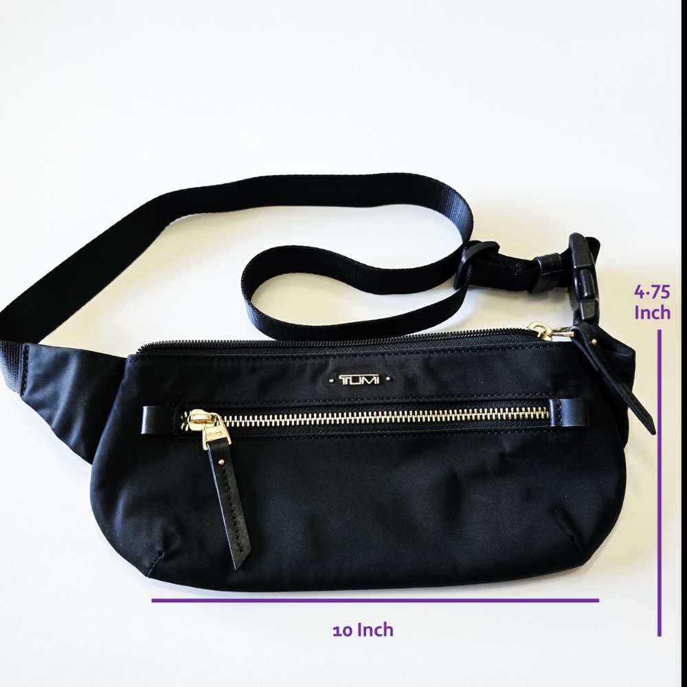 Tumi Women's Belt Bag - Like New Condition - Picture 2 of 9